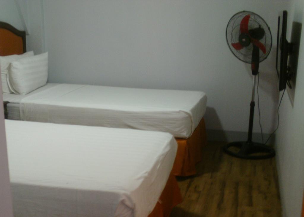 Malapascua Legend Water Sports And Resort Room photo